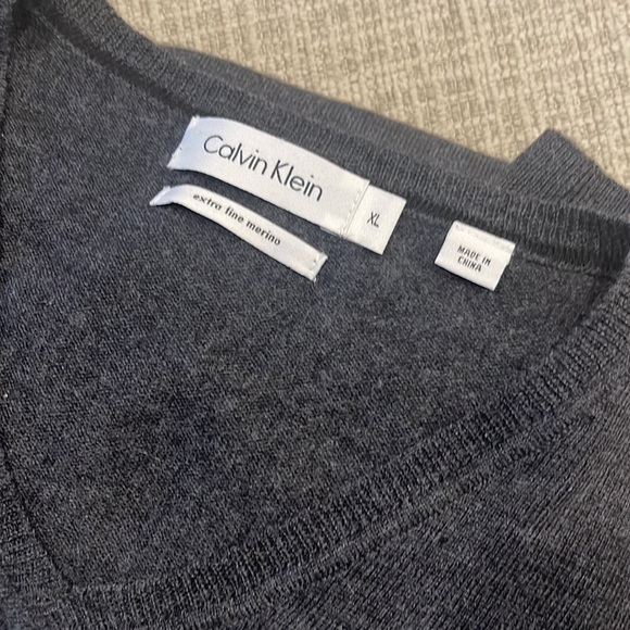 Mens Calvin Klein V-neck sweater XL extra fine merino wool - Picture 4 of 4